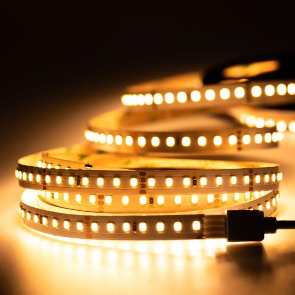 24V LED Streifen – warmweiß – 140 LEDs je Meter – alle 5cm